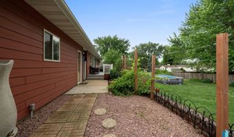 121 S 5th Ave, Brandon, SD 57005