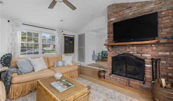 13 Starboard Ave, Jamestown, RI 02835