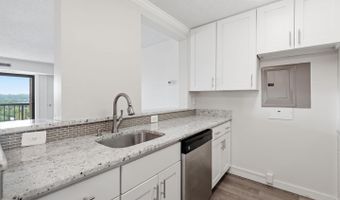 200 N PICKETT St #1414, Alexandria, VA 22304