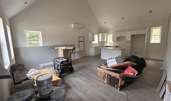 92 Long Shores Dr, Barrington, NH 03825