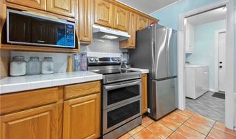 1617 Rose Dr, Alice, TX 78332