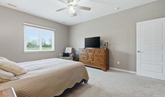 5329 Greyson Heights Dr, Auburn, IN 46706