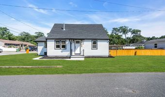 16 Larboard St, Beachwood, NJ 08722