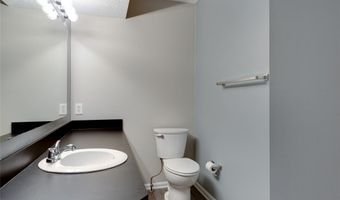 362 Village Pointe Dr, Akron, OH 44313