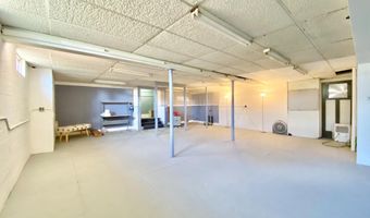 8 COMMONWEALTH Ave, Claymont, DE 19703