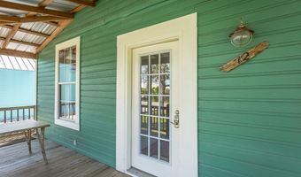 112 14th St, Apalachicola, FL 32320