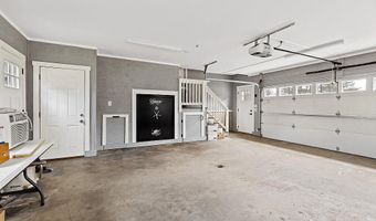 816 Riverside Dr, Augusta, ME 04330