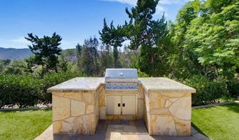 2450 Vista Lago Ter, Escondido, CA 92029