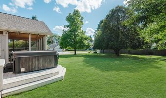 1260 Runningbrook Dr, Avon, IN 46123