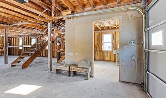 9 Snug Harbor Rd, Belgrade, ME 04917