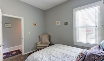 530 E Gordon Ln, Savannah, GA 31401