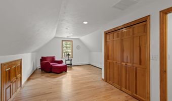 4 Canterbury Ln, Bourne, MA 02532