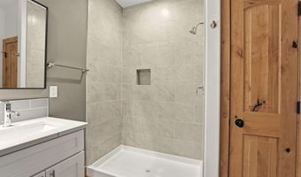 10 Bellflower Ct, Blanchard, ID 83804