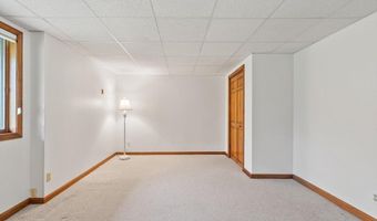 17 Stone Pound Ln, Atkinson, NH 03811