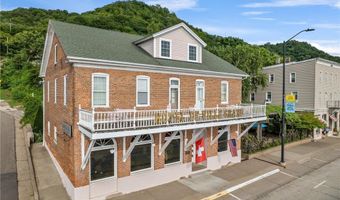 215 N Main St, Alma, WI 54610