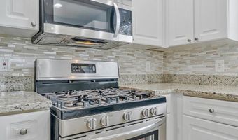 44152 NATALIE Ter 201, Ashburn, VA 20147