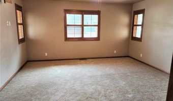 317 N Garfield St, Algona, IA 50511