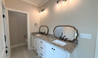 2702 Thomas St, Adel, GA 31620