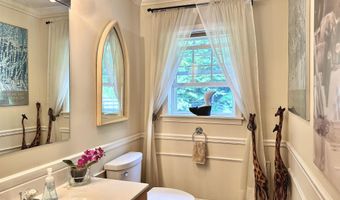 475 Sunrise Ln, Arlington, VT 05250