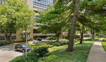 1101 S ARLINGTON RIDGE Rd 214, Arlington, VA 22202
