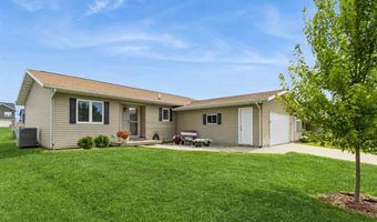206 Buckeye Ln, Riverside, IA 52327