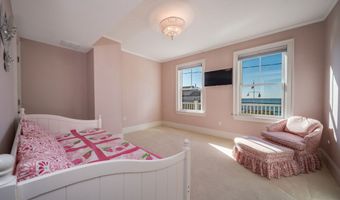 10 Island View Ave, Branford, CT 06405