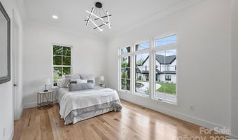 910 Everett Pl, Charlotte, NC 28205