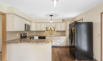 300 S High Ave, Ash Grove, MO 65604