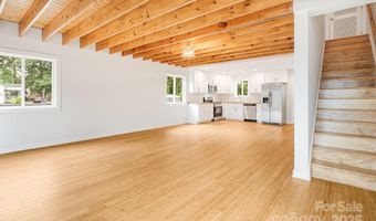110 Lager Ln, Asheville, NC 28806
