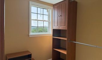 2 Beatrice Ln, Bristol, RI 02809