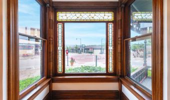 302 S Main St, Algonquin, IL 60102