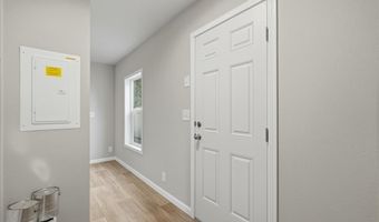 20815 WALNUT St, Aurora, OR 97002