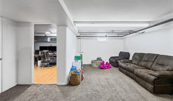 24 Westlyn Ct, Albany, NY 12203