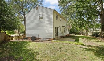 8223 TREEBROOKE Ln, Alexandria, VA 22308
