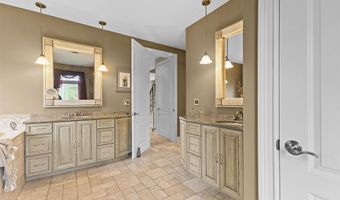11 Millstone Blvd, Barre, VT 05641