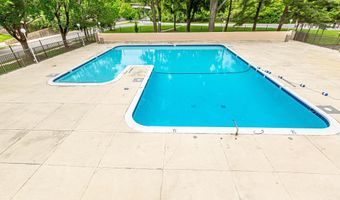 1300 ARMY NAVY Dr 816, Arlington, VA 22202