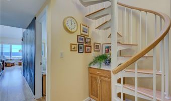 204 BELLEVUE Ct 204, Narragansett, RI 02882
