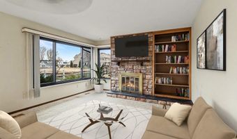 142 Channelsyde Dr, Algonac, MI 48001