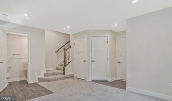 7811 SUTTER Ln, Annandale, VA 22003