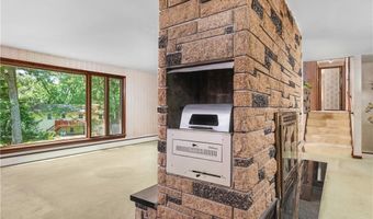 1 Rocky Crest Rd, Cumberland, RI 02864
