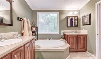 122 Little Jones Mountain Rd, Asheville, NC 28805