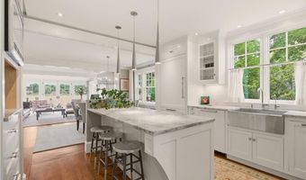 11 Opechee Dr, Barrington, RI 02806