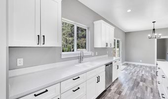 680 E 19th St, Burley, ID 83318