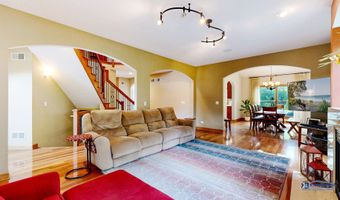 1535 S Douglas Ave, Arlington Heights, IL 60005