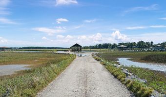 7 Holbrook Dr, Beaufort, SC 29902