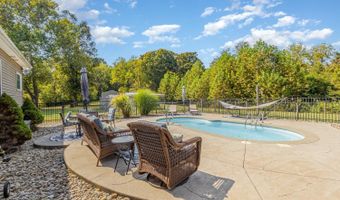 9995 Cedar View Ln, Aurora, IN 47001