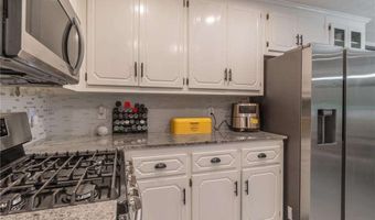 204 Queensbury, Acworth, GA 30102