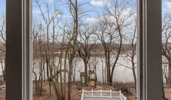 140 RIVER Dr, Appleton, WI 54915