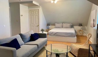 96 Rhode Island Ave 6, Newport, RI 02840