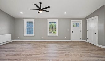 633 Streamside Ave, Hermon, ME 04401